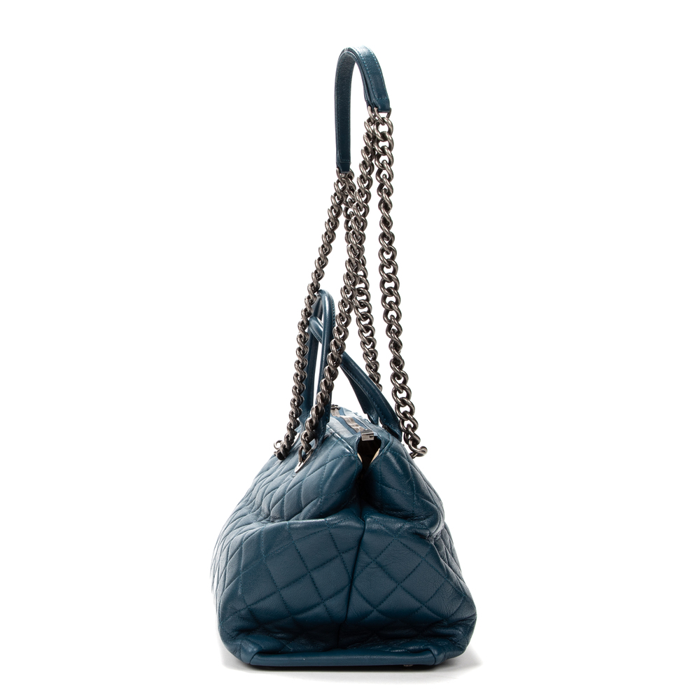 Chanel Shopper - Picture 5 of 8